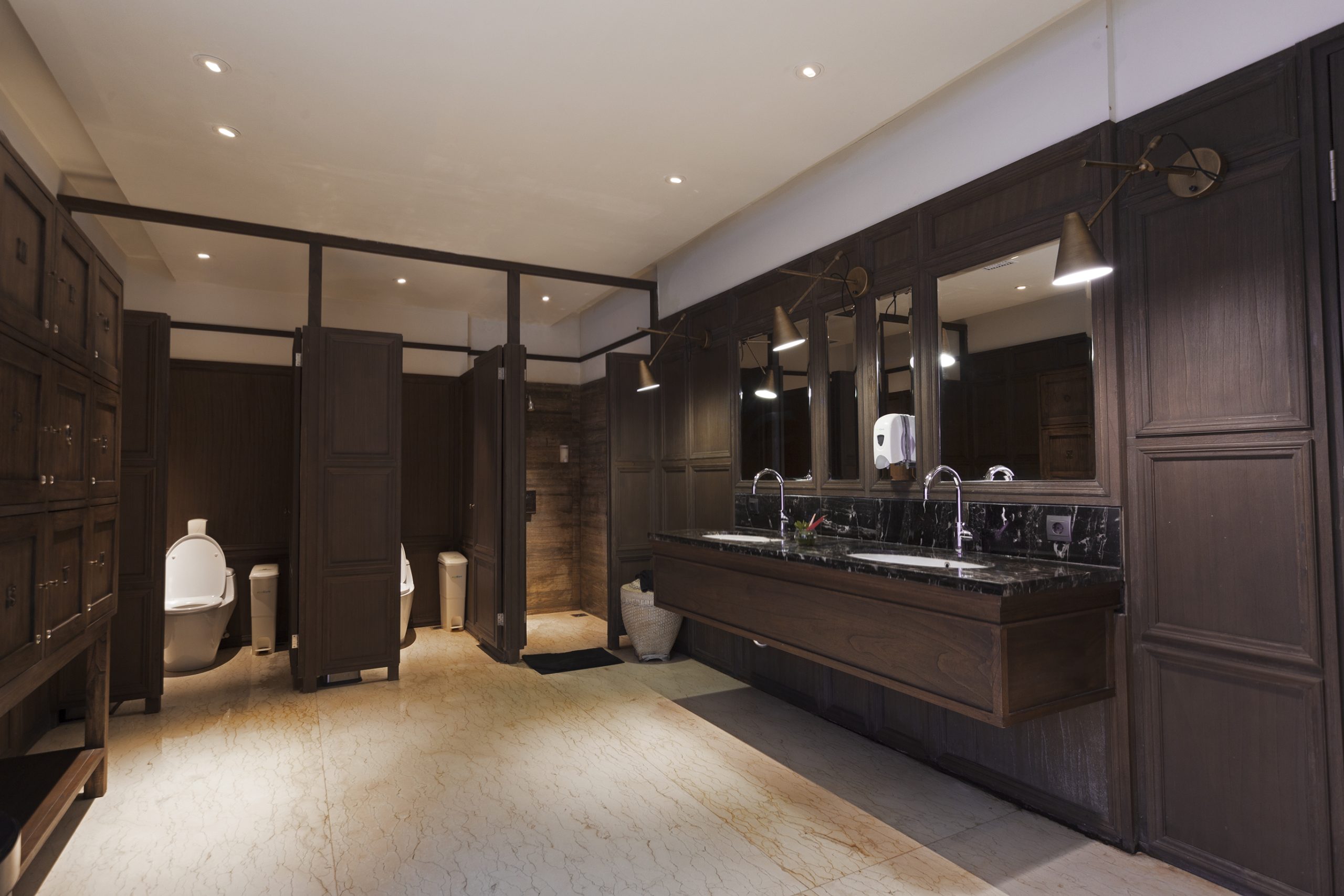 The Battery Gym Bathroom 2