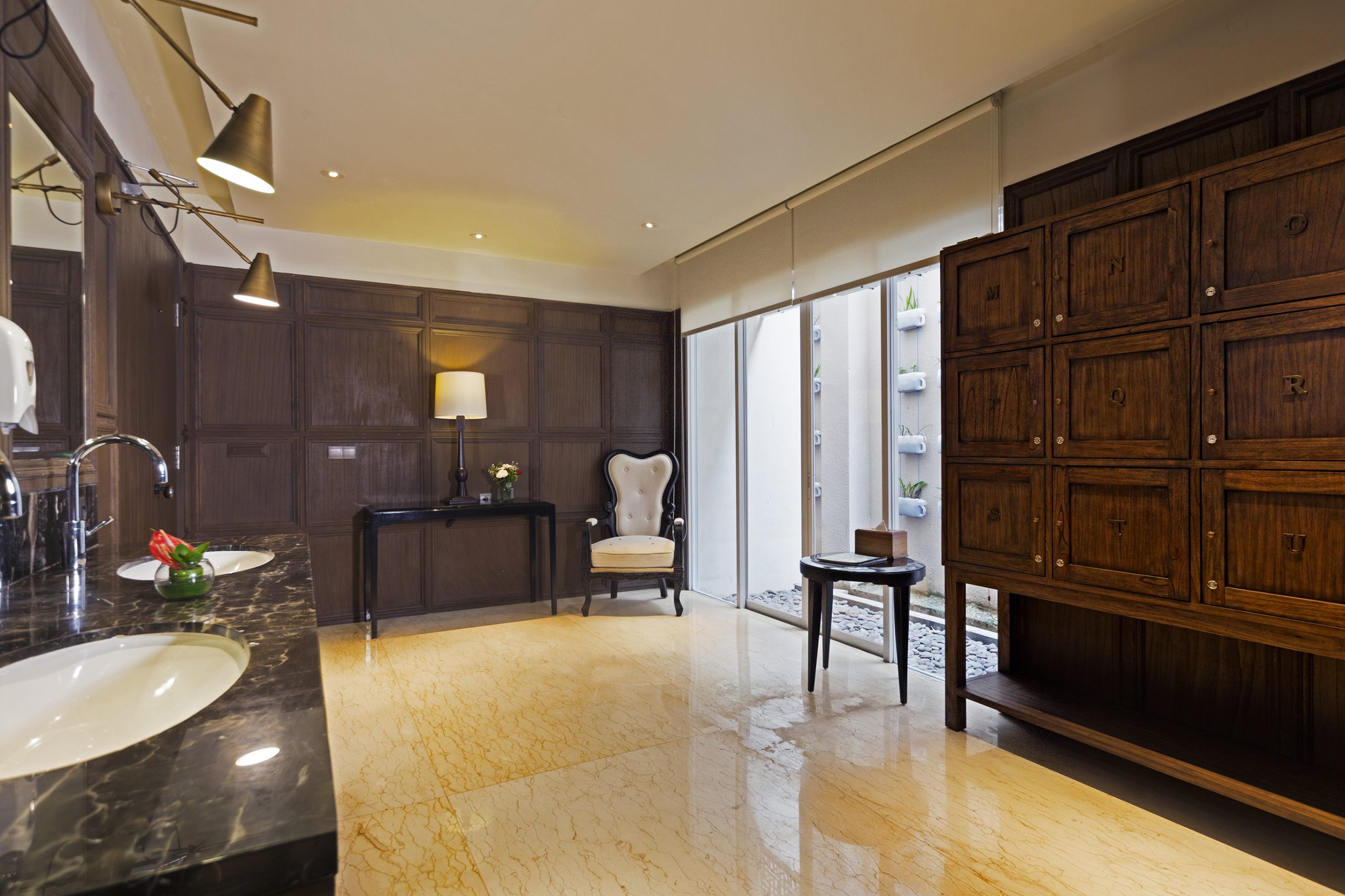 The Battery Gym Bathroom